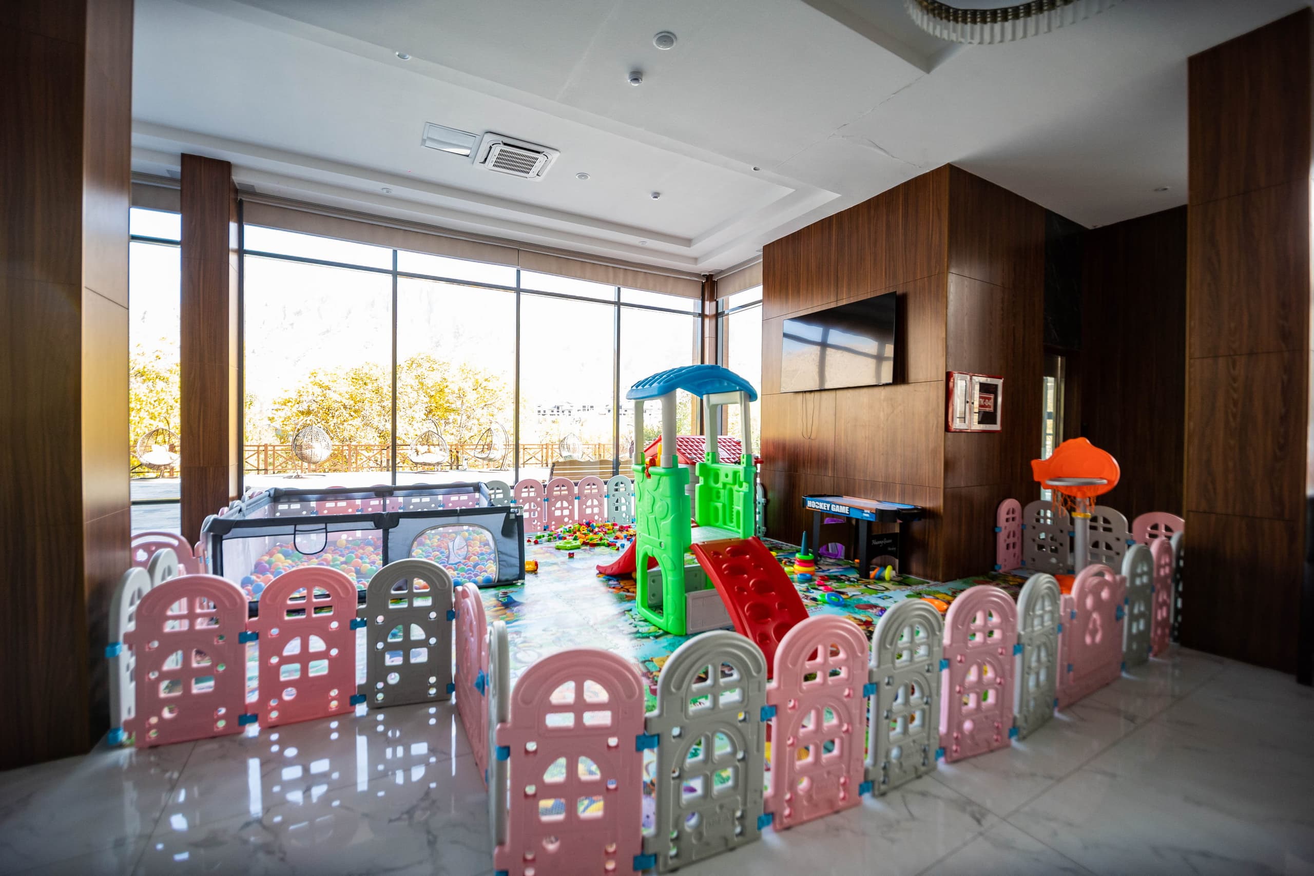 listing card gallery