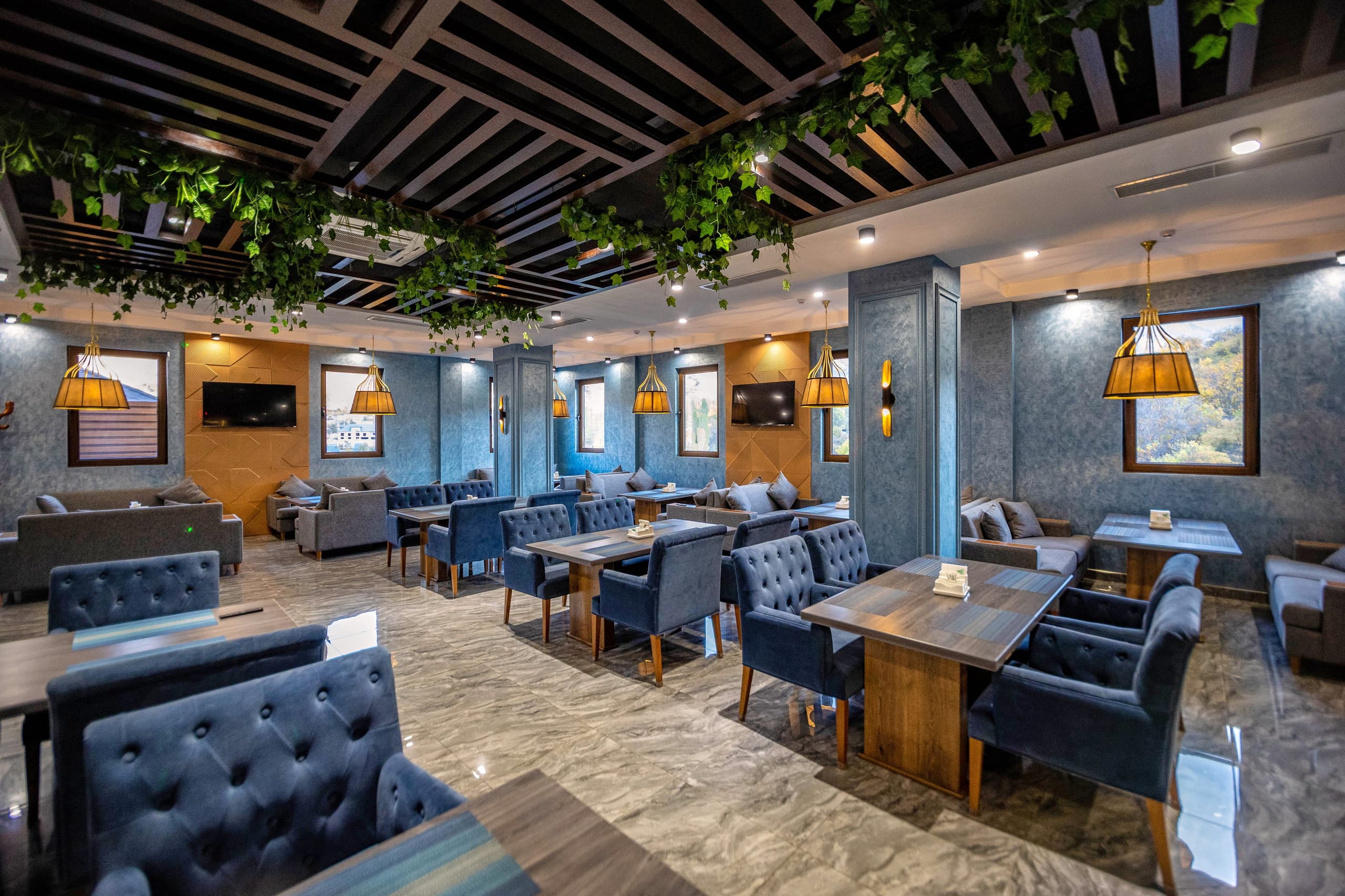 Mountain-View Restaurant in Chimgan