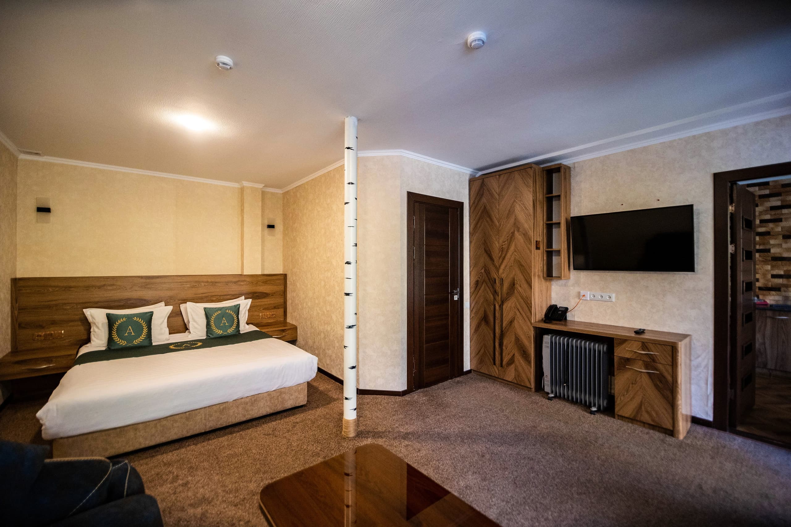 listing card gallery