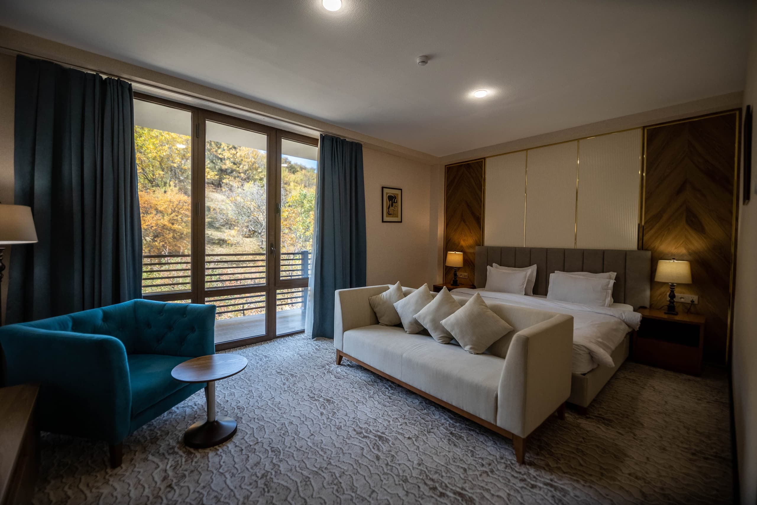 listing card gallery