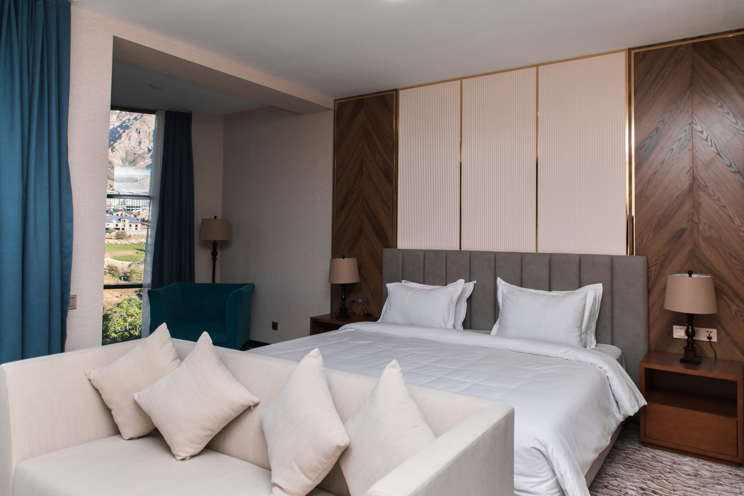 listing card gallery