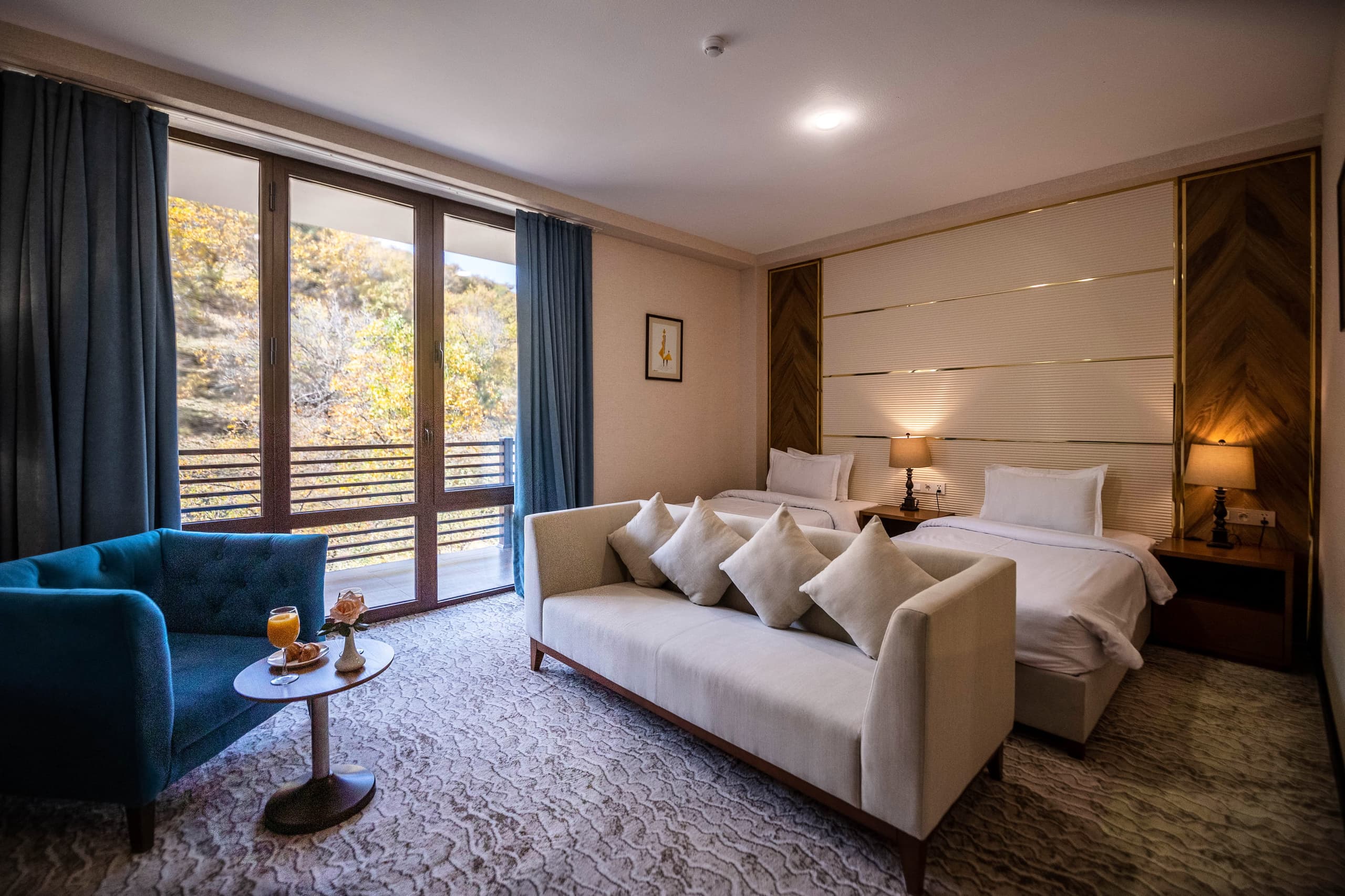 listing card gallery