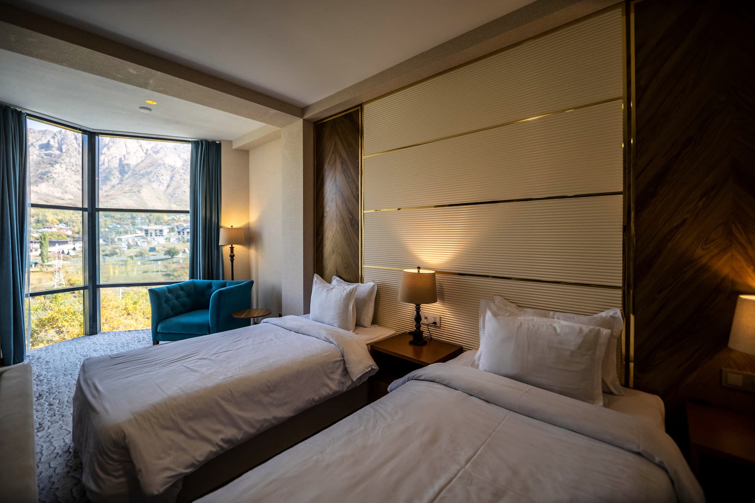 listing card gallery